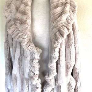 Damselle New York faux fur beige jacket